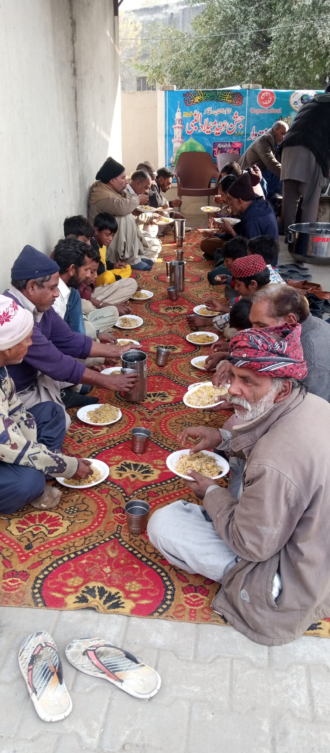 Feed The Hungry In Pakistan (14)